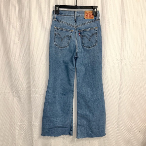 25x32 -Levi’s Women’s Ribcage Bell Super High Rise Denim Jeans Med Wash Blue - Picture 2 of 6